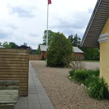 Fitting Landsbyferie דירה